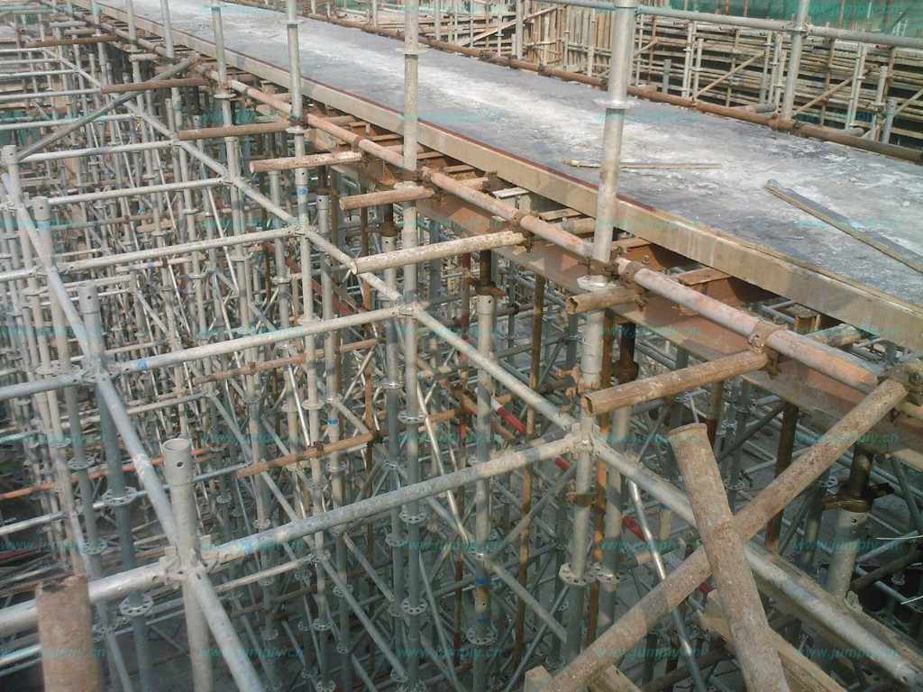 建筑鋼管腳手架大家都說(shuō)好，建筑扣件不可少