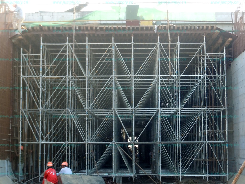 “承插型盤扣式腳手架，搭建好助手，效率有保障”